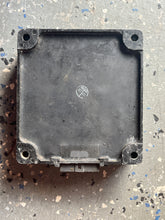 Lade das Bild in den Galerie-Viewer, 225 hp Mercury 830046 Fuel ECM Engine Control Unit OEM 3 Liter EFI ECU 830046
