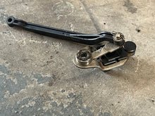 Lade das Bild in den Galerie-Viewer, 175 150 135 115 hp Ficht Evinrude NEUTRAL SAFETY SWITCH &amp; CABLE 0586130 LEVER 0343118 0439333 two stroke
