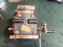 Load image into Gallery viewer, 70 60 50 hp Johnson Evinrude CARBURETOR #2 center middle 0437087 0437089 437633 339169 330503 with 55D jets 0326928 (early 1980s 70hp jet)
