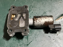 Lade das Bild in den Galerie-Viewer, DF 175 hp Suzuki OIL CONTROL VALVE 16550-93J00 four stroke 2006-2019 some compatibility 150 200 250 300 350 hp
