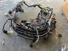 Cargar imagen en el visor de la galería, f 225 200 hp Yamaha engine WIRE HARNESS 69J-82590-10-00 2002 69J-11 four stroke
