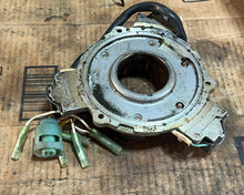 Lade das Bild in den Galerie-Viewer, 90 80 hp Tohatsu Nissan 3B7061302 3B7-06130-2 PULSER PLATE ASSY 1996 two stroke
