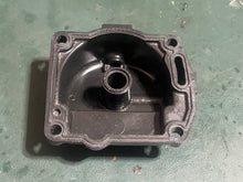 Lade das Bild in den Galerie-Viewer, 150 175 105 hp Johnson Evinrude CARBURETOR BOWL float chamber 334961 0433000 two stroke 1994 90-250 hp compatible
