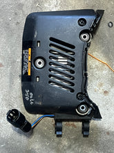 Load image into Gallery viewer, 250 225 200 hp Yamaha RESISTOR 65L-85370-00-00 COVER &amp; BRACKET two stroke ox66 1997-2005
