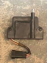 Load image into Gallery viewer, 30 25 15 hp Evinrude E-tec IGNITION COIL 0587275 HIGH TENSION LEAD 5007988 two stroke 2017 AF compatible 15 - 90 hp
