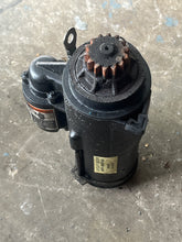 Lade das Bild in den Galerie-Viewer, 350 hp Mercury Verado STARTER MOTOR 892339T01 four stroke some 90-400 hp compatibility
