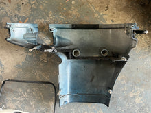 Lade das Bild in den Galerie-Viewer, 175 150 135 115 hp Ficht Evinrude Lower Motor Cover PORT 5004969 5004969 STARBOARD 5004970 5005014 two stroke 2002-2006
