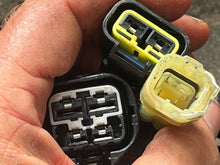 Lade das Bild in den Galerie-Viewer, DF 175 hp Suzuki engine WIRING HARNESS 36610-96L50 four stroke 2019-2021
