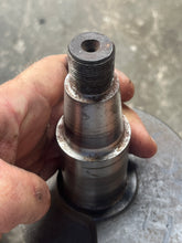 Lade das Bild in den Galerie-Viewer, 150 - 200 hp Yamaha CRANKSHAFT 6G5-11411-00-00 two stroke 1984-1989 some 220 225 hp
