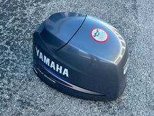 Lade das Bild in den Galerie-Viewer, f 60 hp Yamaha TOP COWLING 6C5-42610-00-8D four stroke 2007-2009 6C5-42610-00-4D 6C5-42610-00-00 6C5-42610-01-00

