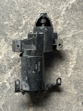 Cargar imagen en el visor de la galería, 200 - 300 hp Johnson Evinrude STARTER MOTOR two stroke v6 e-tec ficht 586289 396235 TESTED genuine 584799 586411 391511 397023 586289
