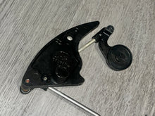 Load image into Gallery viewer, 150 200 hp Mercury DFI THROTTLE LEVER 850389-c THROTTLE CAM 850393c 858847 LINK 850815 two stroke Optimax
