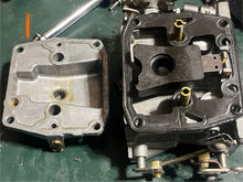 Load image into Gallery viewer, 150 hp Johnson Evinrude CARBURETOR SET 0389990 389991 389992 Two Stroke 1979 body# 324955, LINK PIN THROTTLE ARM 0387378, LINK PIN ASSY 0387379, CHOKE LINK 0316073
