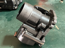 Load image into Gallery viewer, 115 hp Johnson Evinrude 0439208 436798 CARBURETOR BODY, 334961 BOWL, 56c JET two stroke
