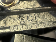 Cargar imagen en el visor de la galería, 90 hp Yamaha CARBURETOR SET 6H1-14301-30-00 14302 14303 TWO STROKE 2004-2009
