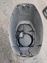Cargar imagen en el visor de la galería, f 150 Yamaha TOP COWLING 63P-42610-00-8D engine cover 63P-00 2004-2009 Four Stroke 63P-42610-01-8D
