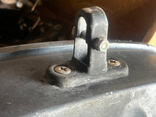 Cargar imagen en el visor de la galería, sold local jan2026——25 30 hp Johnson Evinrude ANCHOR BLOCK 0332637 two stroke
