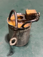 Load image into Gallery viewer, cleaned and relisted july2025—-70 hp Johnson Evinrude 313355 d2 d1 CARBURETOR w linkages, choke solenoid &amp; plunger TWO STROKE oem 0393546 0393547 CARBURETOR with linkages two stroke 1978-88
