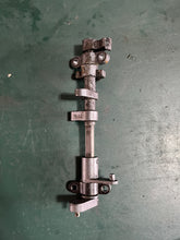 Load image into Gallery viewer, f 25 hp Yamaha upper shift rod lever assy 65W-44121-00-00 65W-44122-00-00 OEM Four Stroke
