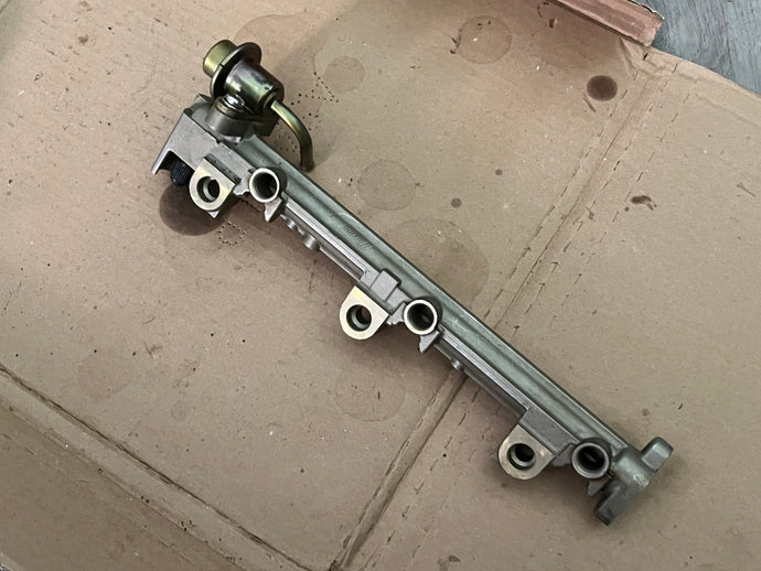 f 225 200 hp Yamaha FUEL rail DELIVERY PIPE 2 69J-13170-00-00 PRESSURE REGULATOR 69J-13906-00-00 four stroke 2002-2010