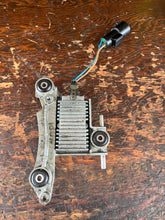 Lade das Bild in den Galerie-Viewer, 150 - 250 hp Yamaha ELECTRICAL RESISTOR 65L-85370-00-00 PLATE 65L-81915-00-00 Two Stroke OX66 1997-2005
