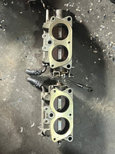 Cargar imagen en el visor de la galería, f 115 hp Yamaha THROTTLE BODY #1 and #2 68V-13751-01-00 68V-13752-01-00 2005, four stroke 2001-2011
