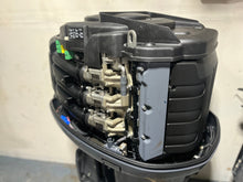 Cargar imagen en el visor de la galería, f 225 hp Yamaha 25” Complete Outboard motor 2005 - 1070 hrs SERVICED &amp; WATER READY
