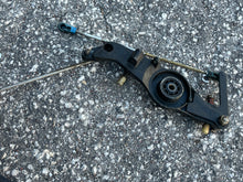 Load image into Gallery viewer, 250 225 hp Mercury EFI THROTTLE CONTROL LEVER 8252681 LINKAGE 825377 LINK 857155 OIL LINK 826205 two stroke some compatibility 225 300 hp
