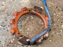 Lade das Bild in den Galerie-Viewer, 115 hp Yamaha STATOR ASSY 6E5-85510-10-00 two stroke 1984-1996 some 130 hp
