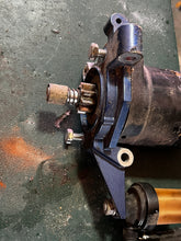 Lade das Bild in den Galerie-Viewer, 90 80 hp Tohatsu Nissan STARTER MOTOR 353760103 BRACKET UPPER 3B7051010 Two Stroke
