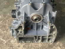 Lade das Bild in den Galerie-Viewer, f 115 hp Yamaha mercury CYLINDER BLOCK with rotating assembly 68V-W009B-03-1S CRANKCASE 68V-15100-01-1S four stroke 2000-2003
