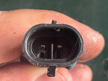 Lade das Bild in den Galerie-Viewer, 60 50 40 hp Mercury TEMPERATURE SENSOR 2-pin 8M0148668 four stroke EFI
