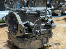 Load image into Gallery viewer, 90 75 hp Yamaha carburetor set 6H107 two stroke 1992-2003 without linkages 6H1-14302-07-00 6H1-14301-07-00 6H1-14303-07-00
