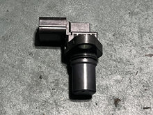 Load image into Gallery viewer, f 200 225 250 hp Yamaha 6P2-85897-00-00 CAM POSITION SENSOR four stroke oem 2005-18
