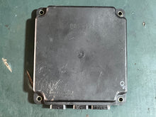 Cargar imagen en el visor de la galería, 200 hp Yamaha VMax ENGINE CONTROL UNIT ecu 6P5-8591A-12-00 two stroke 2006
