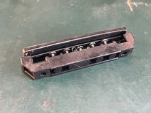 Cargar imagen en el visor de la galería, 70 hp Johnson 0323730 TERMINAL BLOCK 0389503 TERMINAL BLOCK COVER 65 - 75 hp two stroke 1980-84
