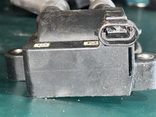 Lade das Bild in den Galerie-Viewer, 40 - 300 hp Mercury EFI 8M0044991 IGNITION COIL four stroke OEM verado efi
