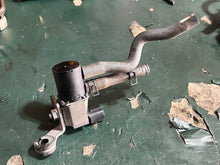 Lade das Bild in den Galerie-Viewer, DF 30 hp Suzuki EVAPORATOR PURGE VALVE 18117-78K00 HOSE 09355-70125-600 IAC VALVE HOSE 18173-94L00 BRACKET 18119-94L00 four stroke 2018
