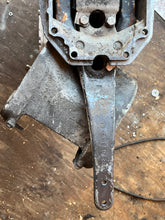 Load image into Gallery viewer, 140 125 120 hp Johnson Evinrude 20” MIDSECTION with EXHAUST HOUSING 0397861 ADAPTOR 0398694 SWIVEL BRACKET 0432708 STEERING ARM 0392519 two stroke 1988
