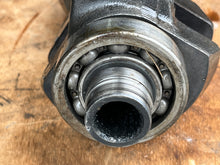 Load image into Gallery viewer, 75 90 hp Yamaha CRANKSHAFT 688-11411-01-00 Two Stroke 3 Cylinder
