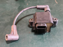 Lade das Bild in den Galerie-Viewer, 60 50 40 hp Mercury 8M0077471 IGNITION COIL 879964 four stroke EFI
