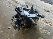 Load image into Gallery viewer, DF 2.5 hp Suzuki  CYLINDER BLOCK crankcase 11200-97J20 HEAD COVER 11110-97J30 four stroke 2023-2024
