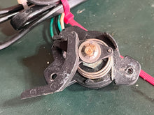 Load image into Gallery viewer, 50 40 35 hp Johnson Evinrude TRIM SENDING UNIT 334452 334817 0585174 583943 0176585 two stroke 1995-2001
