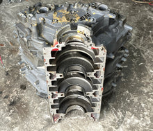 Load image into Gallery viewer, 250 225 hp Yamaha HPDI CRANKCASE BLOCK w COVER 60X-15100-03-1S 60V-00 two stroke 2005-2009
