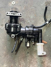 Cargar imagen en el visor de la galería, REBUILDABLE 40 - 90 hp Tohatsu Nissan AIR COMPRESSOR 3T5B100002 two stroke 2002-2010
