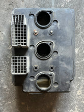 Lade das Bild in den Galerie-Viewer, 50 40 hp Yamaha INTAKE SILENCER air box 6H4-14431-02-00 two stroke 1995-2006
