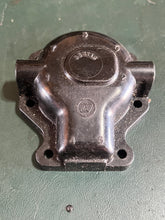 Load image into Gallery viewer, 25 30 hp Johnson Evinrude carb FLOAT CHAMBER 333116 0398068 two stroke some compatibility 6 8 9.9 15 20 1986-1993

