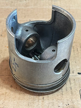 Load image into Gallery viewer, DT 225 200 150 hp Suzuki V6 PISTON 3-ring 84mm ranging 1987-2003
