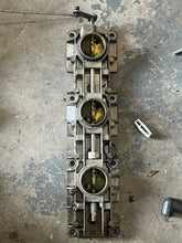 Lade das Bild in den Galerie-Viewer, 175 150 135 hp Ficht Evinrude THROTTLE BODY PORT 5000177 two stroke 1999-2006
