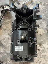 Lade das Bild in den Galerie-Viewer, 40 30 hp Mercury EFI CYLINDER BLOCK long 850082T35 four stroke 3 cylinder 2005
